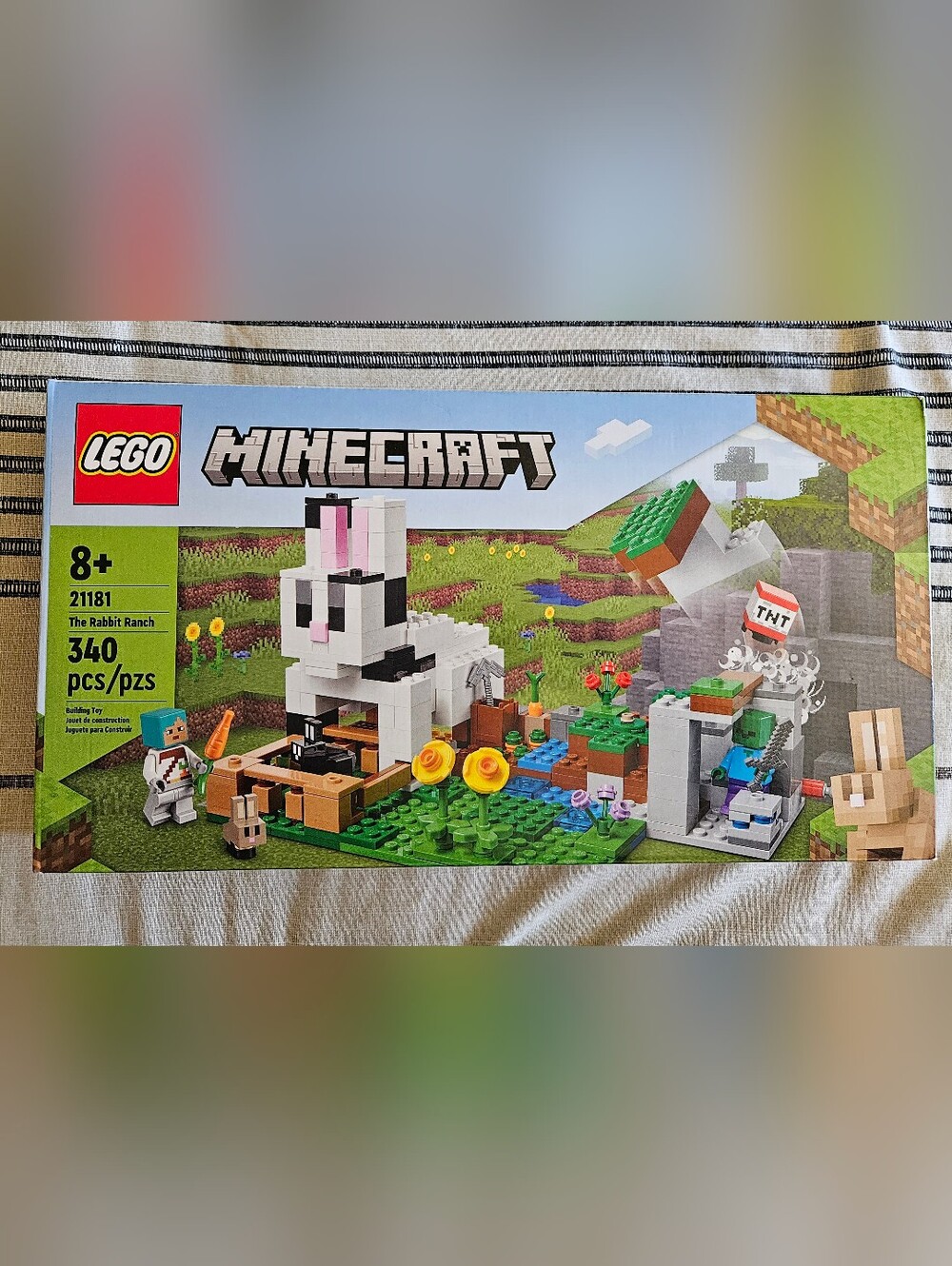 LEGO 21181 Minecraft The Rabbit Ranch